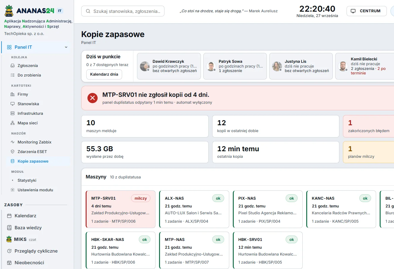 Ekran kopii zapasowych w motywie jasnym – przykładowe dane
