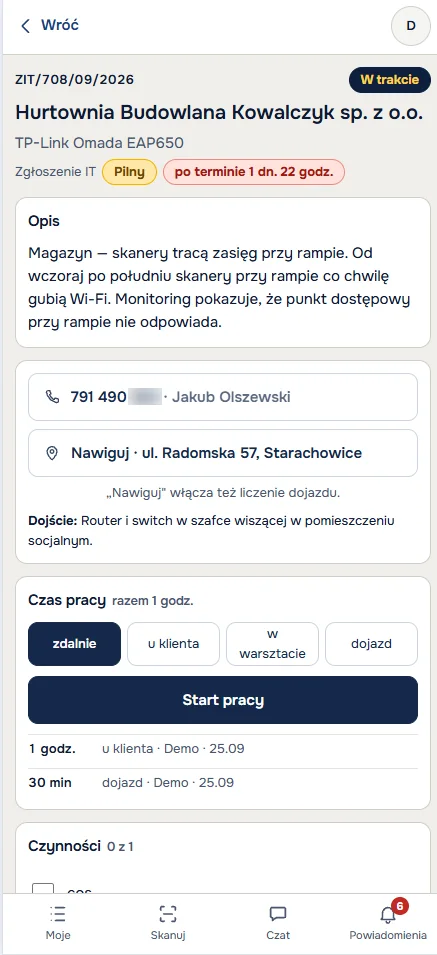 Karta zgłoszenia IT na telefonie technika: opis, telefon zgłaszającego, przycisk Nawiguj liczący dojazd, stoper czasu pracy – przykładowe dane
