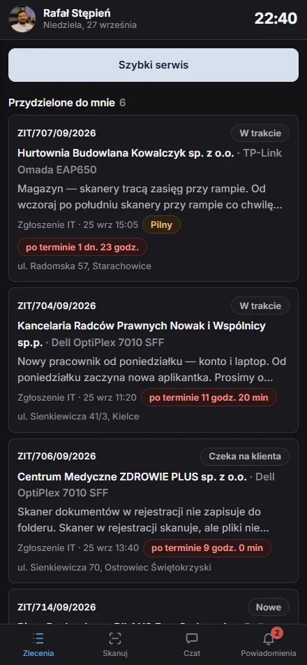 Lista zleceń technika na telefonie w motywie ciemnym – przykładowe dane