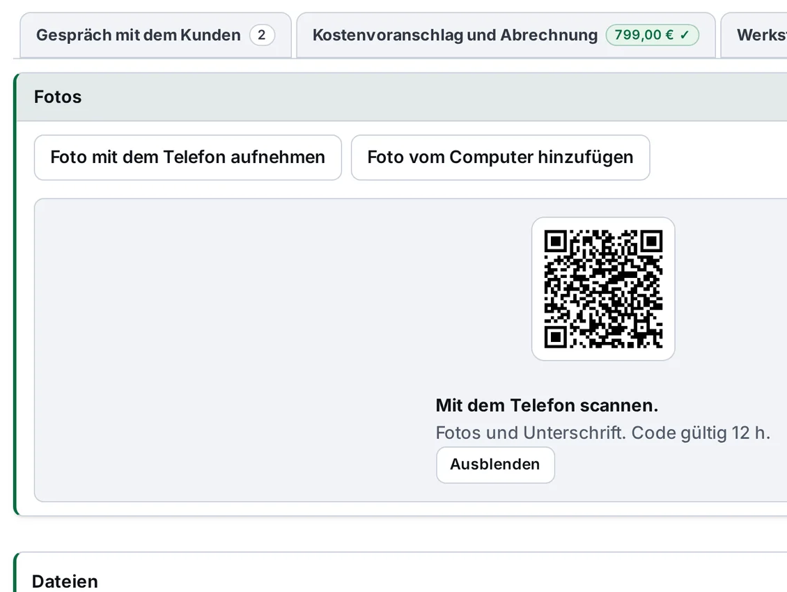 Reparaturkarte, Reiter Fotos und Dateien: Schaltflächen „Foto mit dem Telefon aufnehmen“ und „Foto vom Computer hinzufügen“ sowie ein 12 Stunden gültiger QR-Code – Beispieldaten