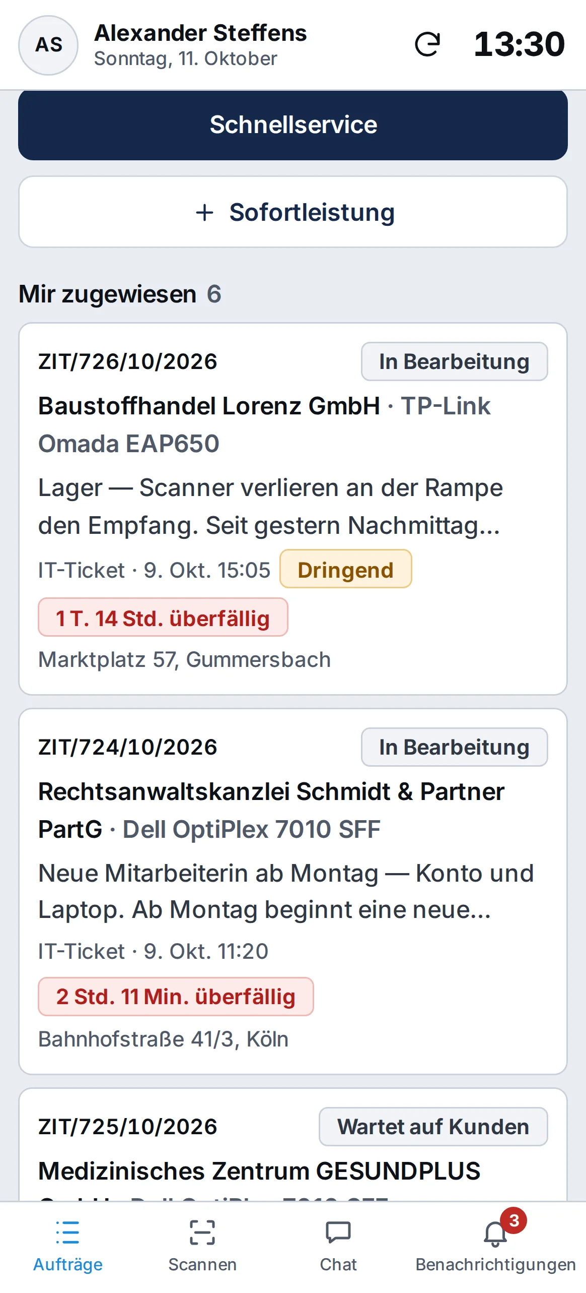 Auftragsliste eines Technikers auf dem Smartphone im hellen Design – Beispieldaten